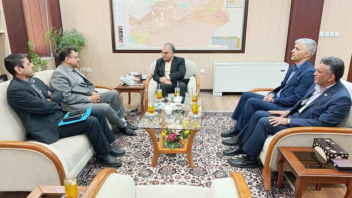 از ضرورت توسعه فیبر نوری تا مدیریت حفاری؛ موضوعات دیدار مدیر مخابرات استان با استاندار سمنان